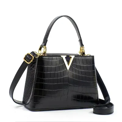  V-shaped bucket bag